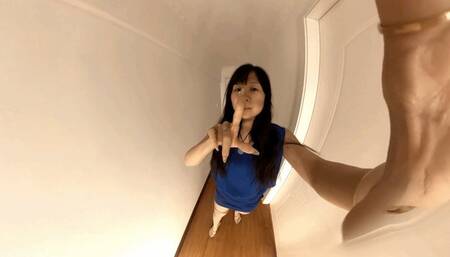 Sexy MARTINA Underfoot Dwarf 360VR