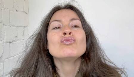 glossy lipstick on her natural lips mov