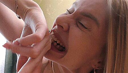 BLONDE bites his hands! MP4