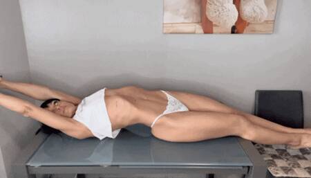 Horny hot MILF stretches her navel