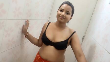 Bhabhi Bathroom Fakking