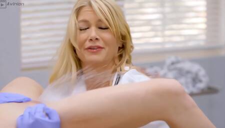 Serene Siren got a squirt in the face from Kenzie Reeves