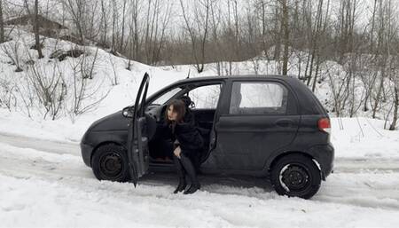 TANYA HARD STUCK IN SNOW IN ICE_4K HDR PRO RES_FULL VIDEO 36 MIN 03