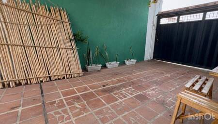 Barbara borrows her Fiat1 from Kahina