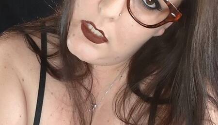 Do you want to watch stepmommy smoke