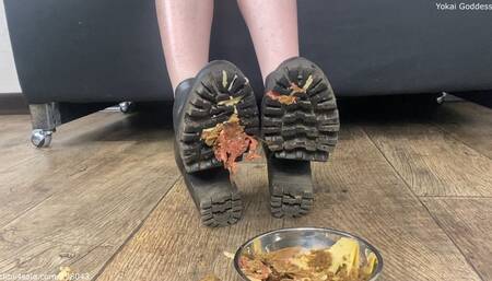 I'm crushing sandwich with My dirty ankle boots and feeding My slave