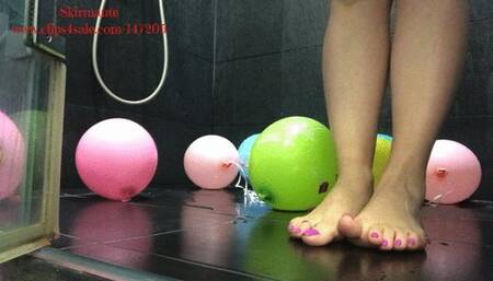 Balloon popping in the shower (Mp4)