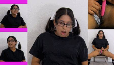 Supercute eRica squirts pussy juice all over!