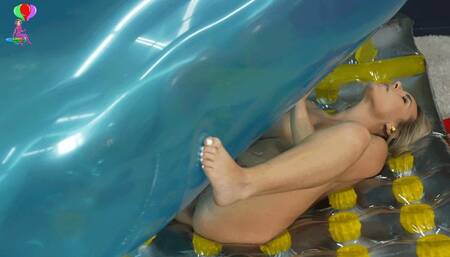 Bunny Romps with HUGE Balloons Masturbates HD (1920x1080)