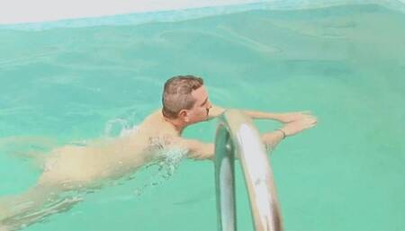 HE LOVES FUCKING HIS BEST FRIEND GRANNY