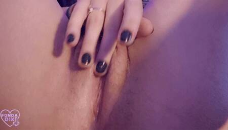 Hairy pussy teased to orgasm with toys [MP4 - 720p]