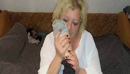 Passion for stepdaughter's feet WMV