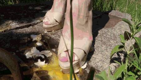 Eggs, Stilettos, and New Frontiers: The Experiments of JannetteSD