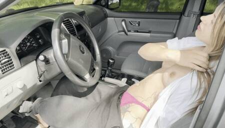 Amputated blonde in the car and masturbates