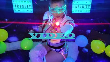 Space Captain Fucks An Alien