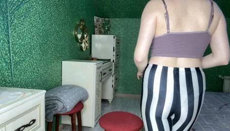 Alla inflates three balloons with her mouth and makes B2P of balloons