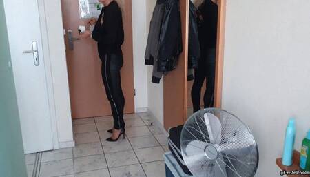 The milf has her shoe stolen in the elevator wmv 1280 x 720