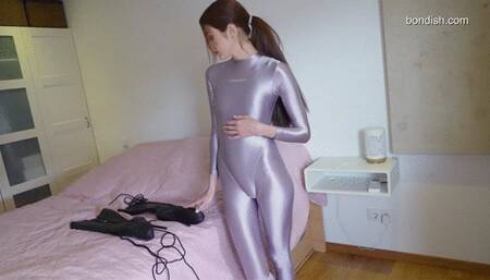 NANA GETS MUMMIFIED AND GAGGED BY THE PANTYHOSE BURGLAR