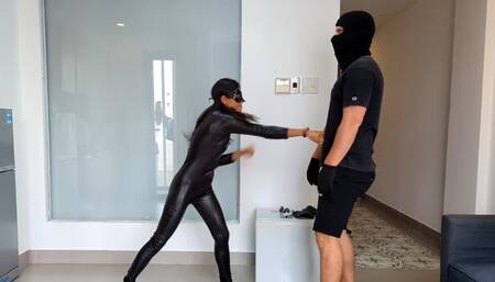 Catwoman VS The Thief (SD MP4)