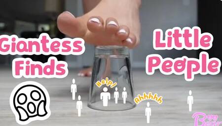 Custom: Giantess Finds Little People 3!