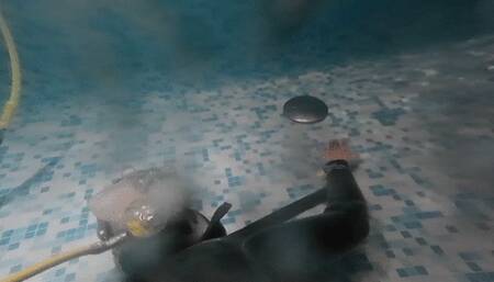 FFM scuba underwater bondage POV part 2