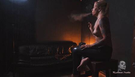 Topless smoker with an ashtray 4K MP4