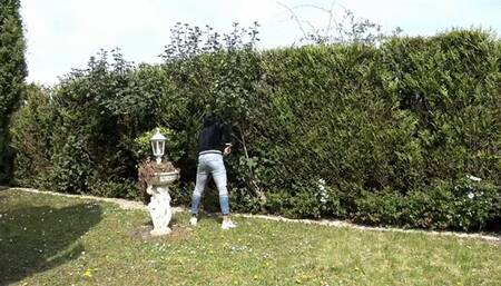 COUGAR MILF FOR YOUNG INEXPERIENCED GARDENER