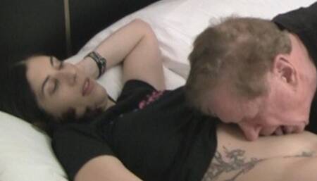 Worshiping Anna Cummings' Bellybutton (mp4)