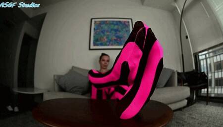 German MILF is a FOOT VIRGIN, enjoy her big 10 soles! Pt 4 - MP4