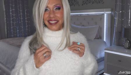 Stroke For My Soft Fuzzy Sweater (MP4-HD 1080p)