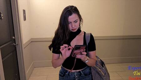 WORSHIP MY SWEATY FEET!