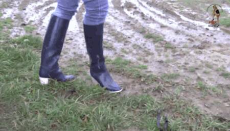 Lamb fur under heeled Wellies