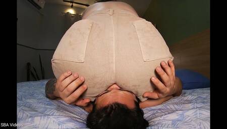 Facesitting, jeans and smelly farts