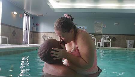 Wet-humping in the Pool