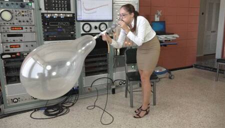 Rachel Blows Single and Double-Stuffed Q18 Balloons (MP4 - 720p)