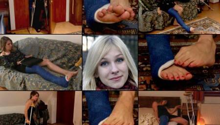 Beatrice LLC Back from Work and Off Her Aching Feet with Foot Play (in HD 1920X1080)