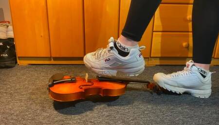 ruthless violin crush in fila disruptor