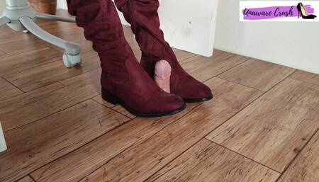 Secretary unaware bootjob two cumshots in row 4K