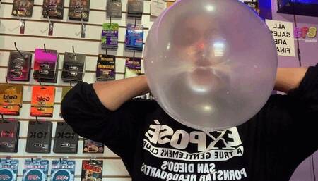 Vel Practices Bubble Gum Bubbles at Work HD (1920x1080)