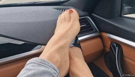 Feet in tights on the dashboard to Cologne HD wmv 1920x1080