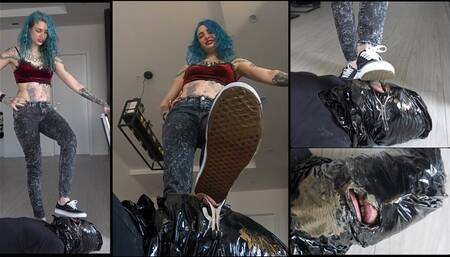 LILLI BAYLE - I don't want to see your ugly face, shoelicker! - EXTREME muddy soles licking (REAL MUD! INSANE CLIP!)