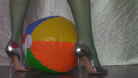 Quick Ass On Beach Ball Ride