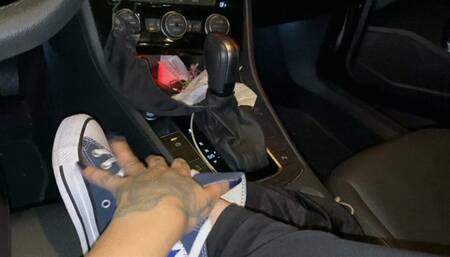 Daniitrix, doing inversion and receiving worship on her feet