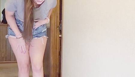 Giantess Squishes you in Converse Sneakers