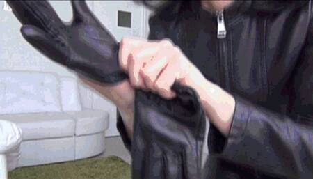 Lesbians in leather clothes ALn