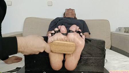 Insane foot tickling Julia