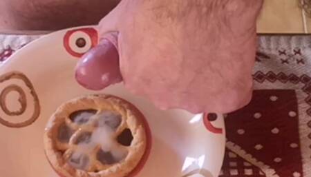 Cicci77 Masturbates Pedro to Prepare the Sperm for Breakfast and Then Eats the Sperm Tart Just After Having Cum.