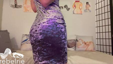 Seducing You (My Neighbor) By Showing Off My New Outfit