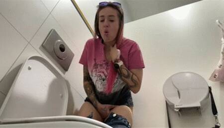 Vomit & Diarrhea in PUBLIC place wmv