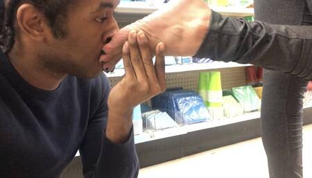 Hairstylist green pedi soft soles sniffed